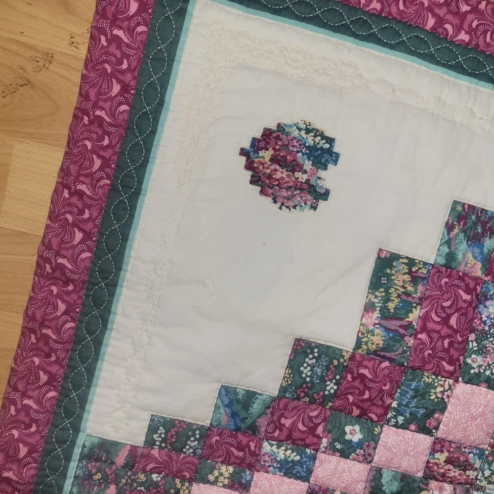 Handmade Amish Quilted Heart Wall Hanging Throw Tapestry 32x32